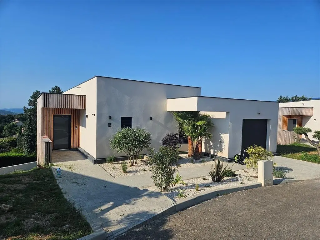 maisonà Saint-Clair-du-Rhône