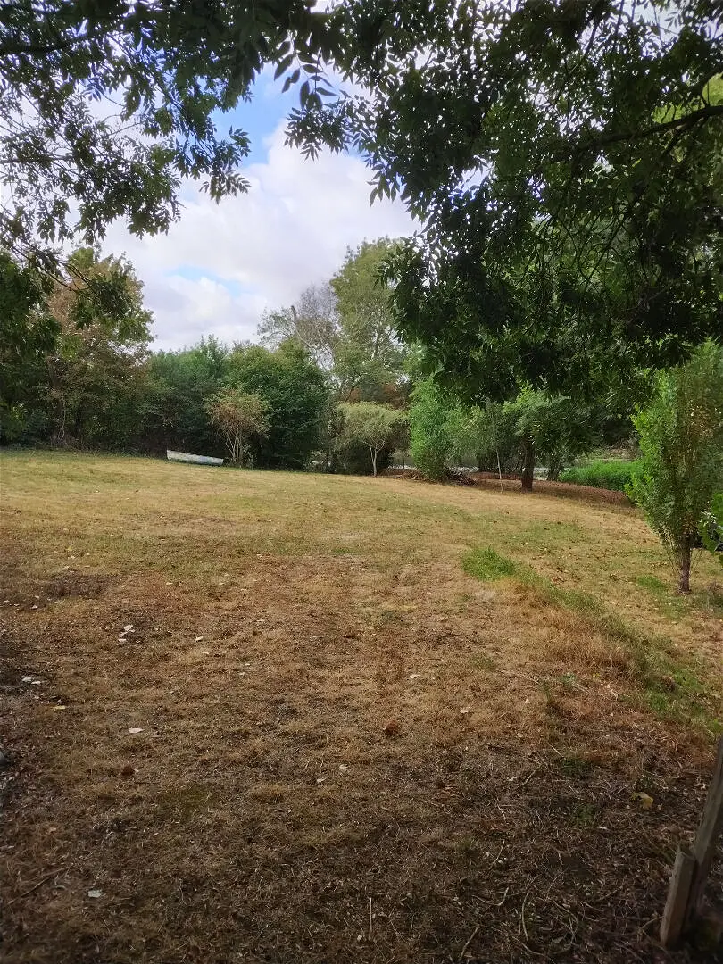 Achat terrainà MONTBIZOT