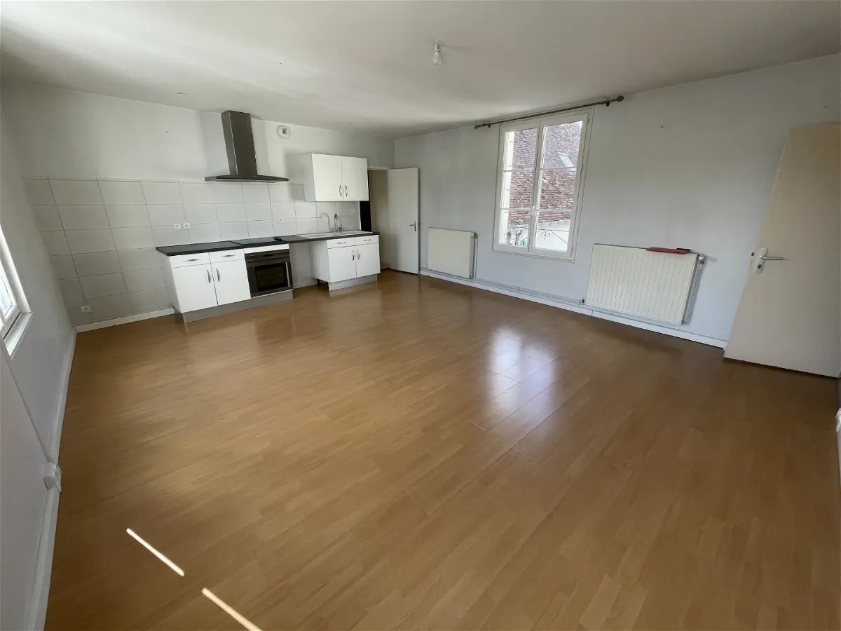 Appartement 3 pièces 76 m² · à Ligueil · 76,3 m² · 550 €/mois