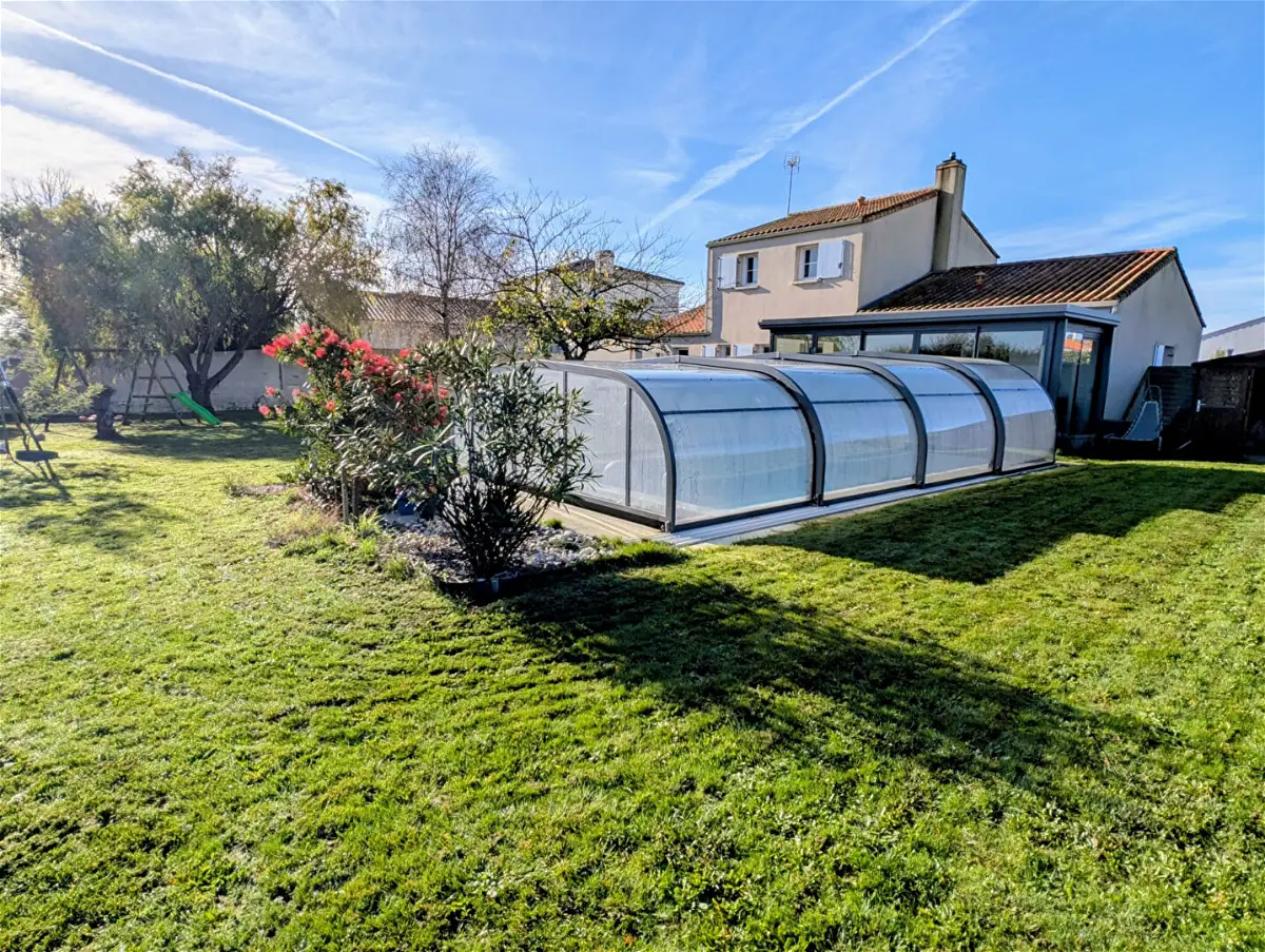 Maison 6 pièces 163 m² · à Givrand 85800 · 162,9 m² · 447 000 €