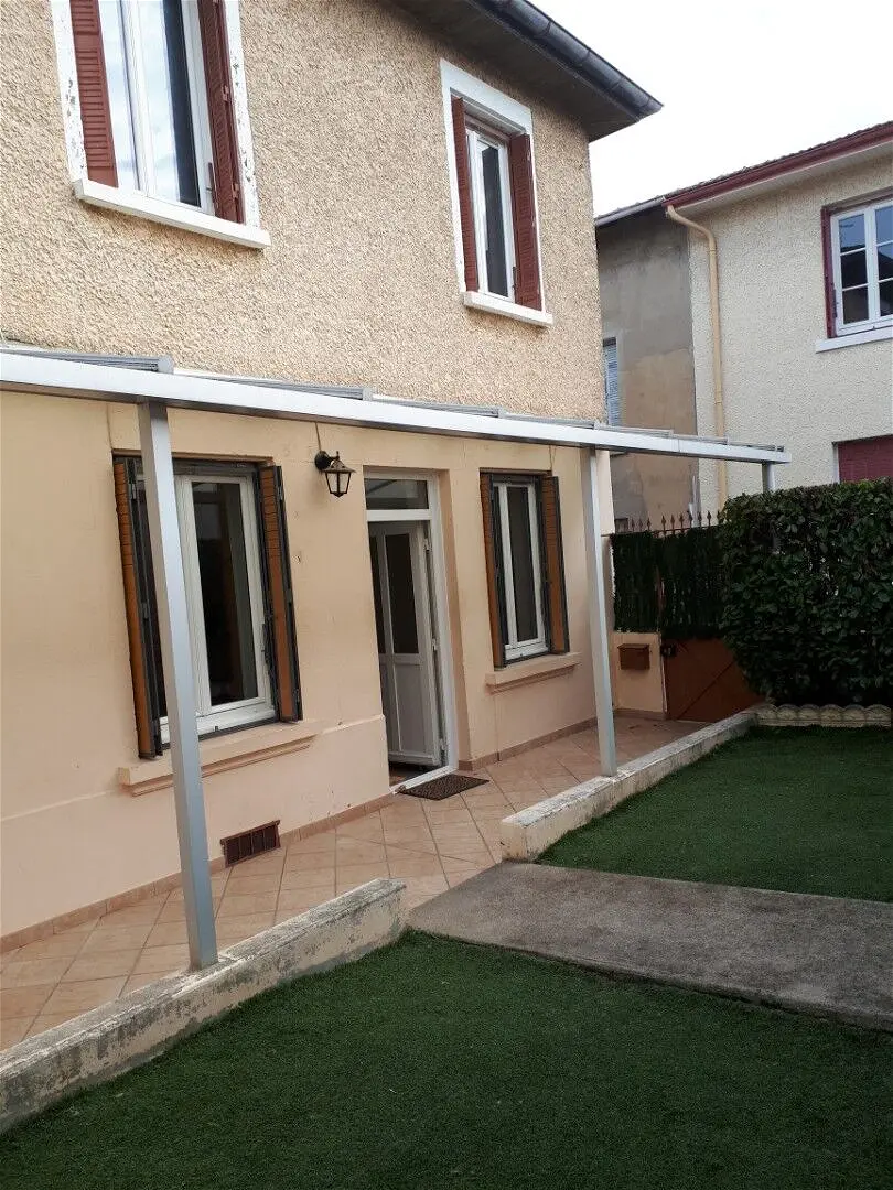 maisonà Saint-Georges-d'Espéranche