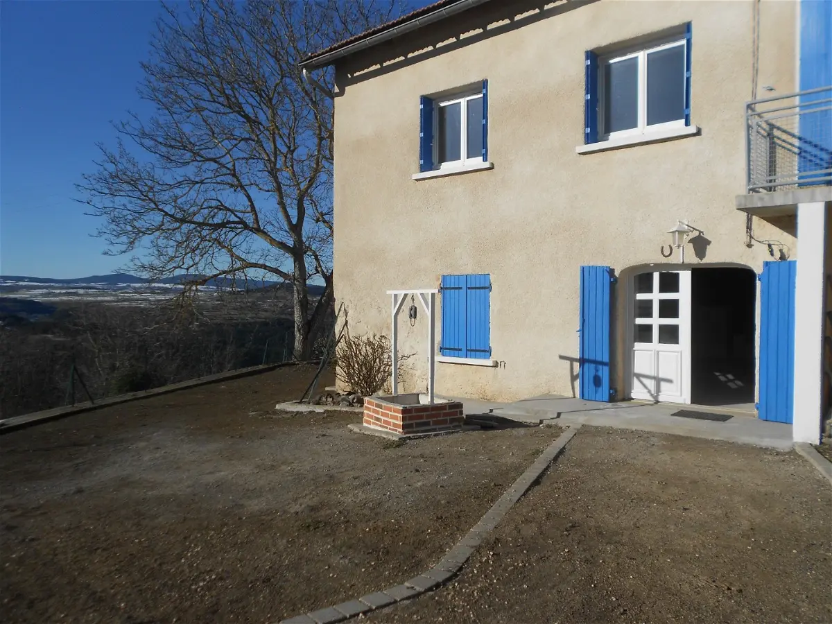 Maison 3 pièces 72 m² · à Saint-Martin-de-Fugères · 71,6 m² · 650 €/mois