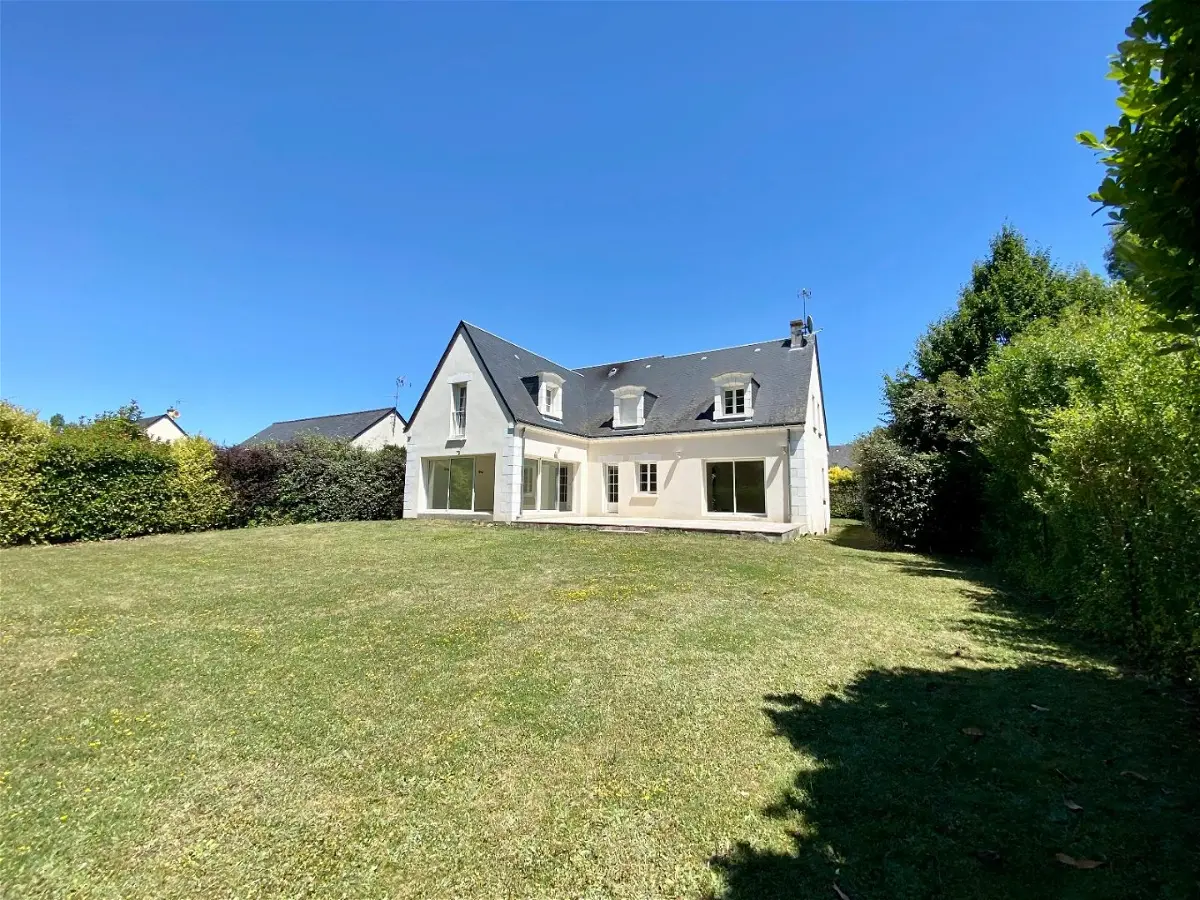 maisonà ST CYR SUR LOIRE