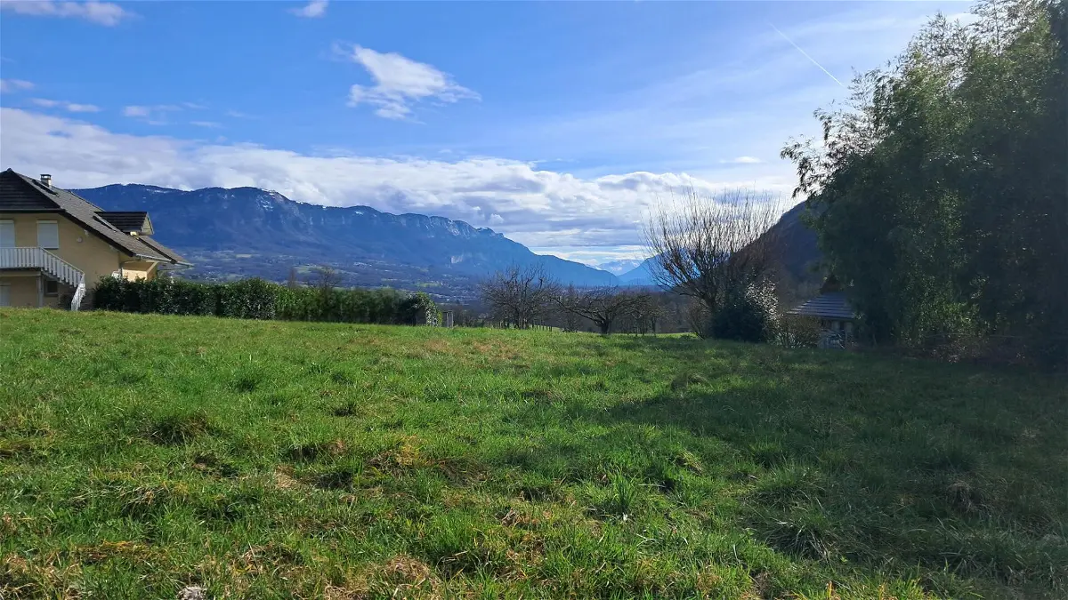 Achat terrainà LA BIOLLE