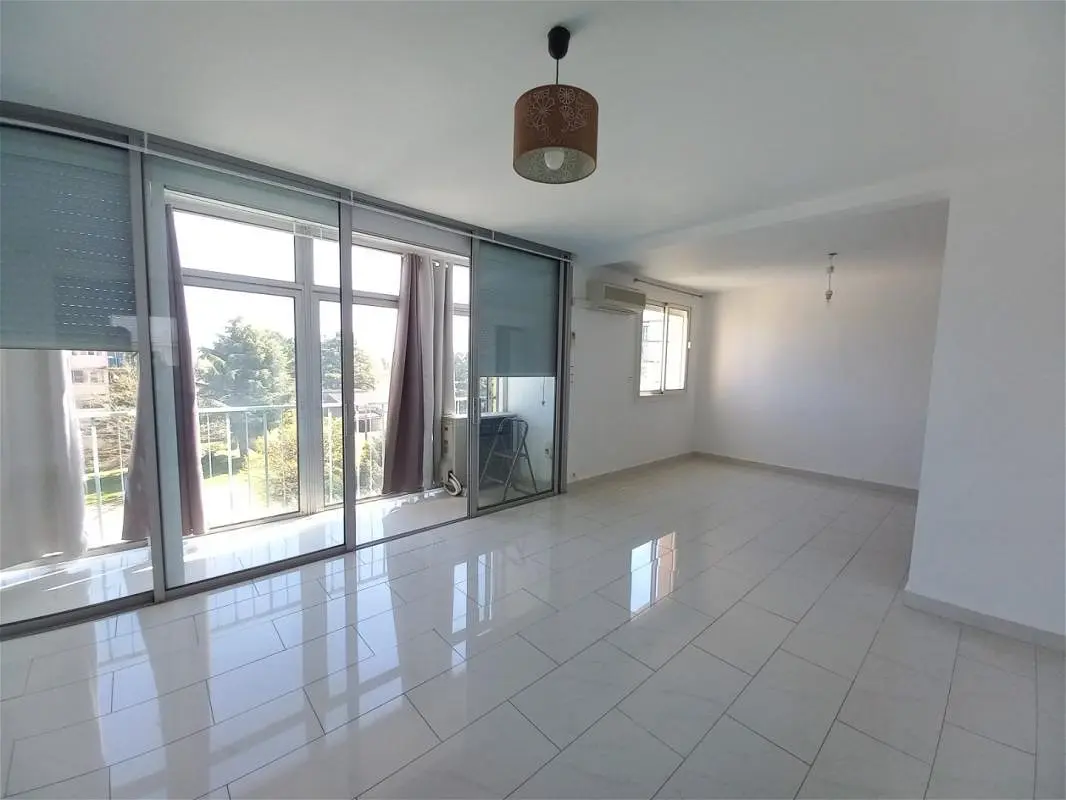 appartementà Bourg-Saint-Andéol