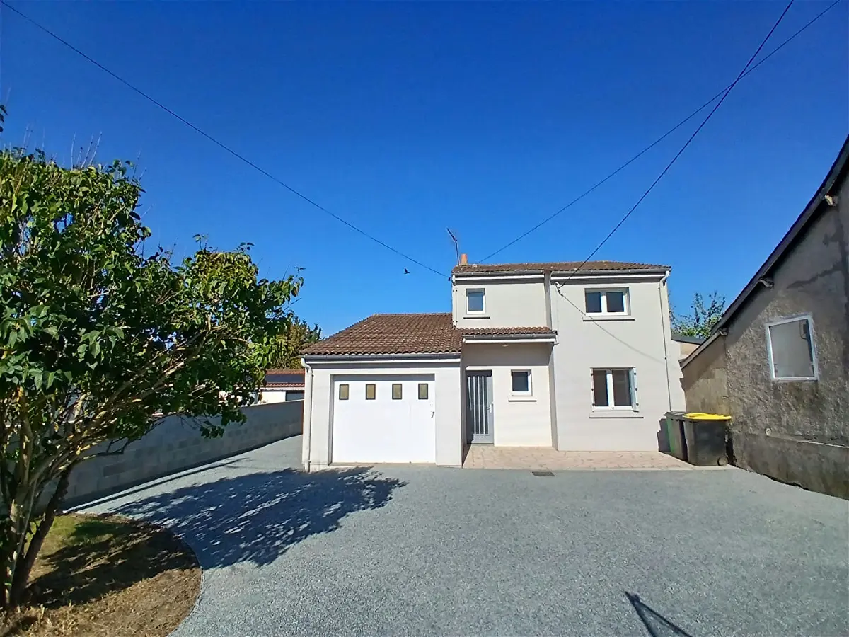 Maison 4 pièces 84 m² · à Thouars · 84,2 m² · 715 €/mois
