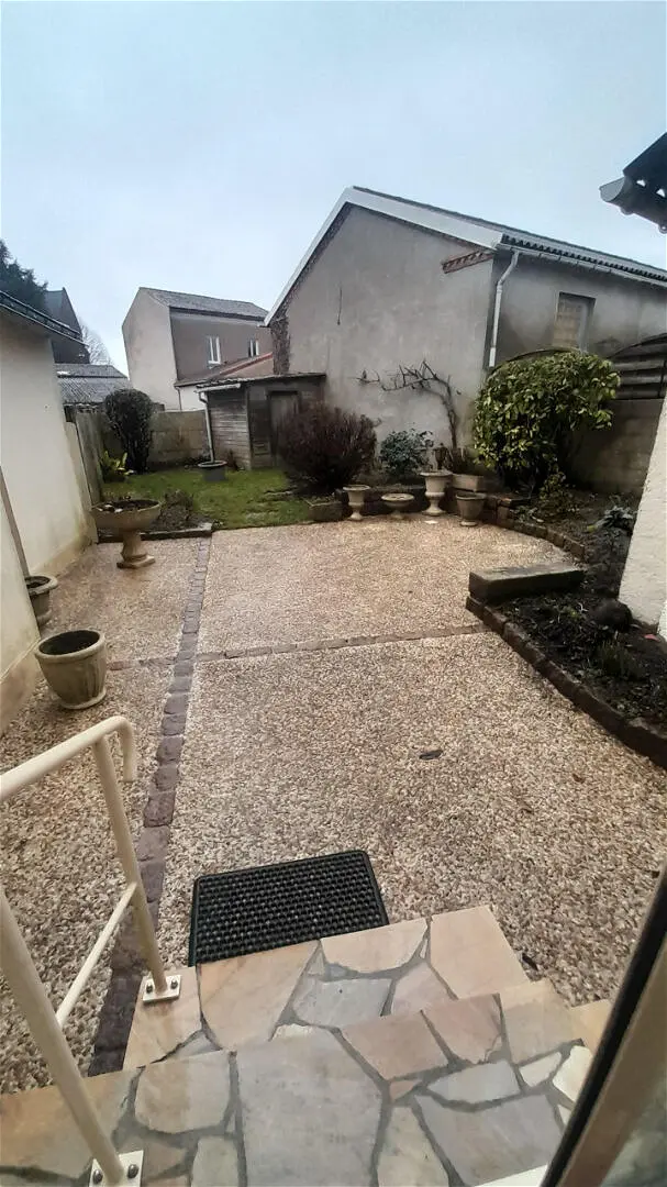 maisonà LA SALLE ET CHAPELLE AUBRY