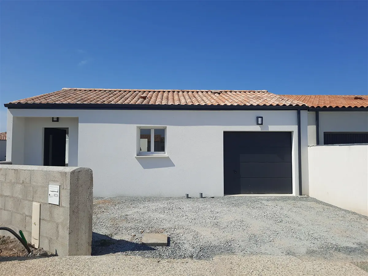 maisonà LE THOU