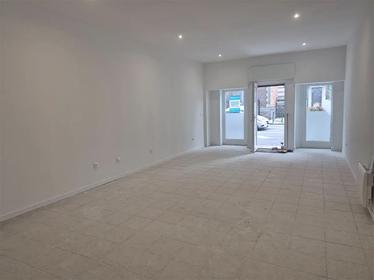 local_commercialà LENS