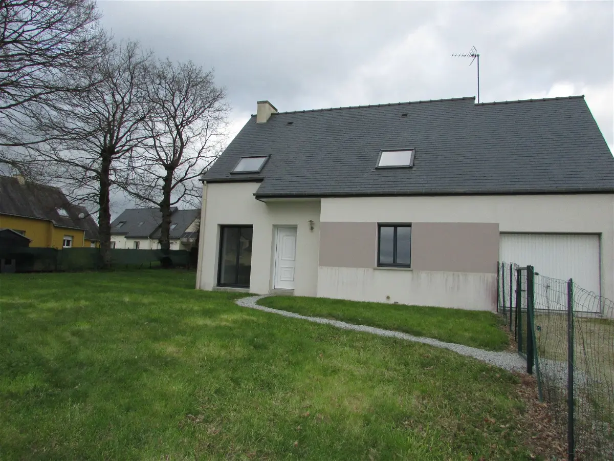 Maison 5 pièces 94 m² · à Campénéac · 93,9 m² · 860 €/mois