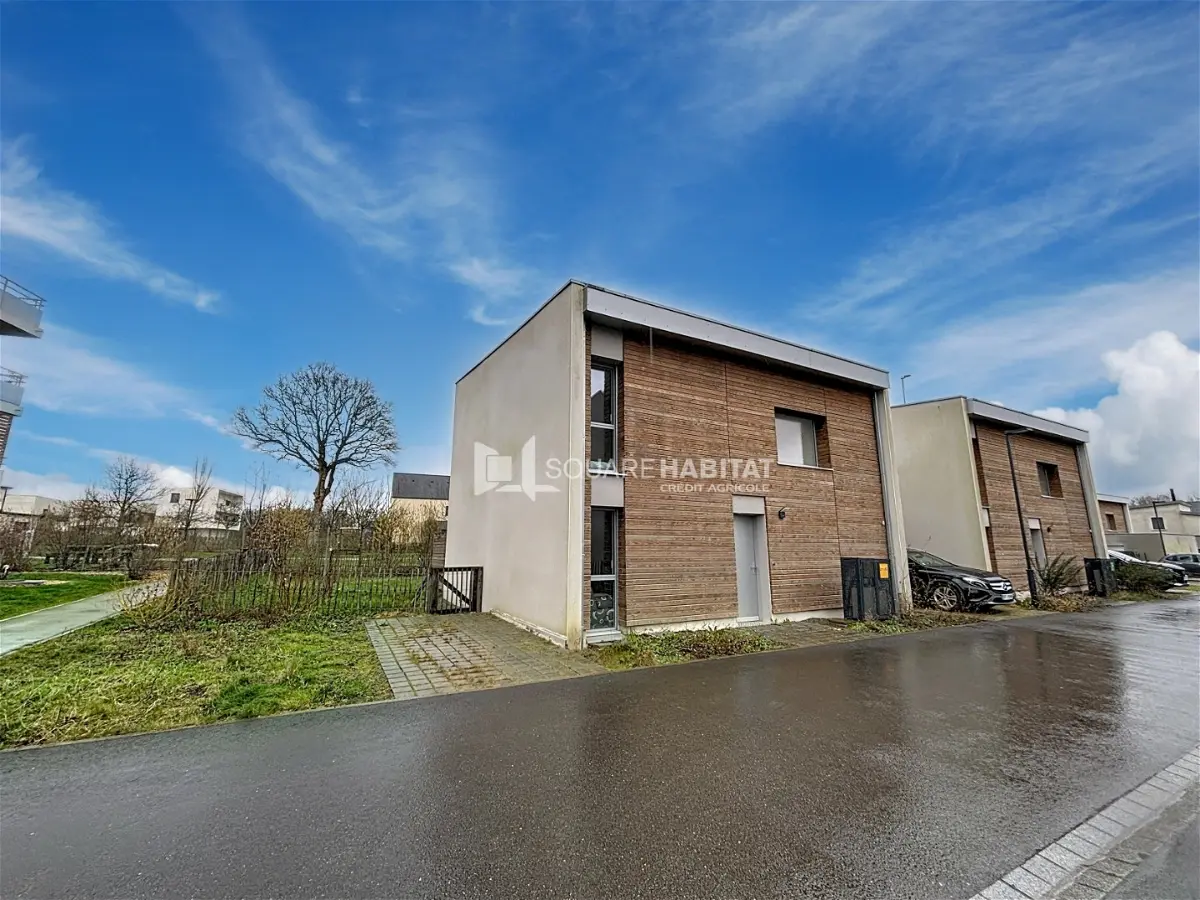 maisonà NOYAL CHATILLON S/SEICHE