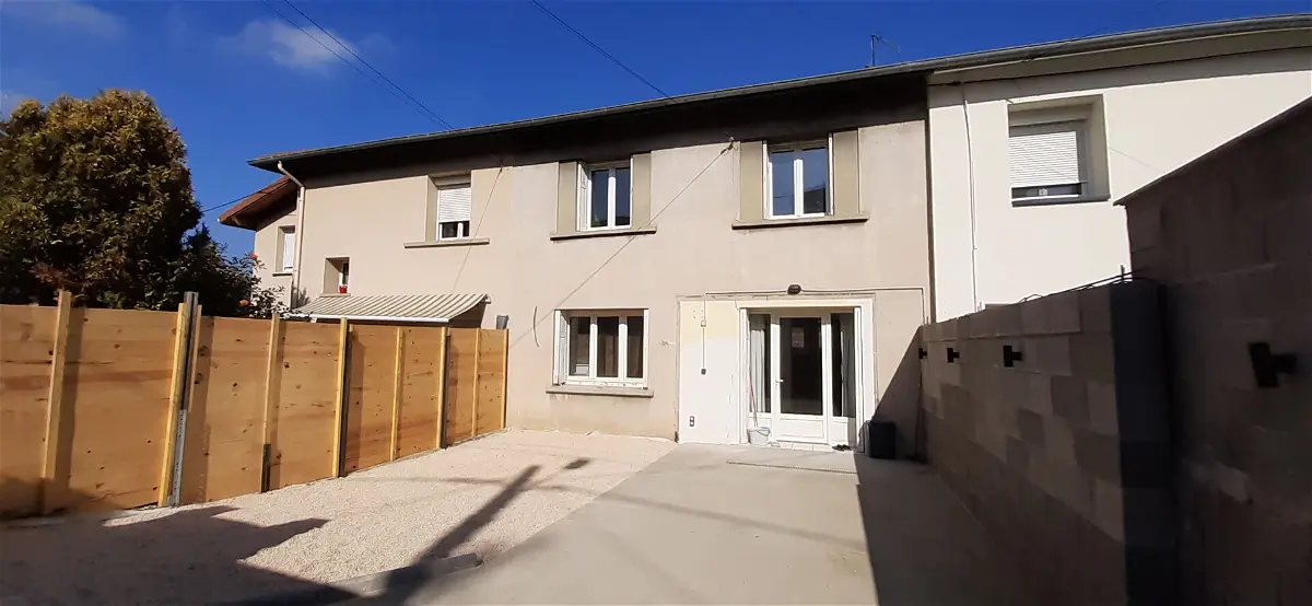 Achat maisonà LE CHAMBON FEUGEROLLES