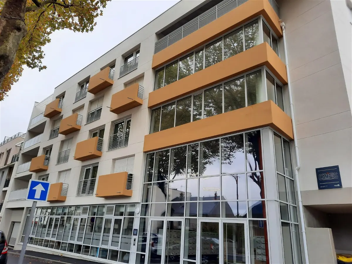 stationnementà JOUE LES TOURS