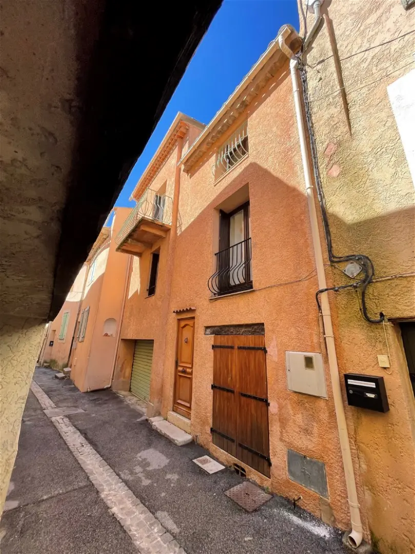 maisonà LA ROQUEBRUSSANNE