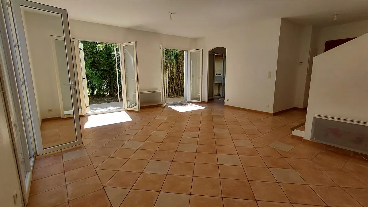 maisonà LANCON PROVENCE