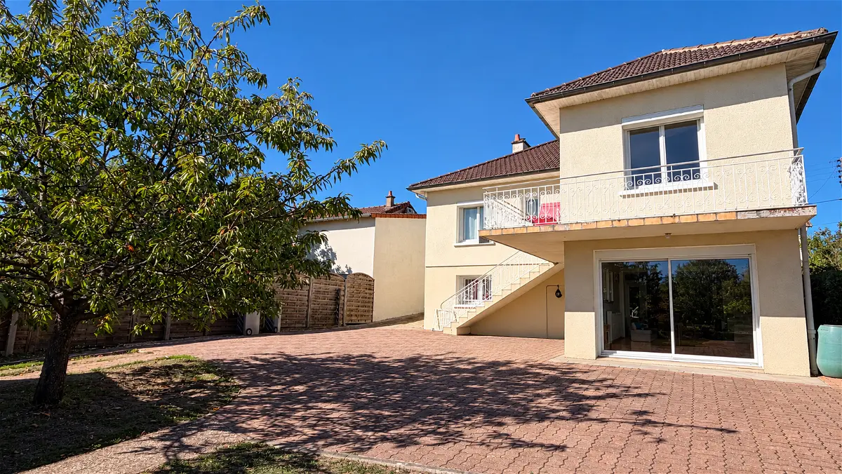 Maison 7 pièces 160 m² · à Jaunay Marigny 86130 · 160 m² · 259 990 €