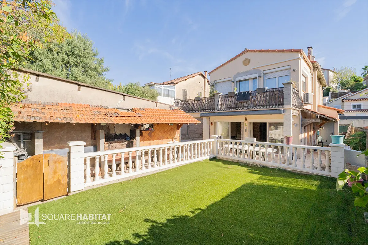 Maison 9 pièces 165 m² · à Marseille 13012 · 165 m² · 560 000 €
