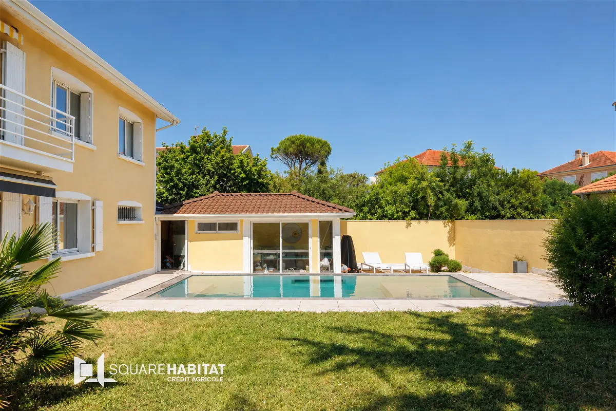 Maison 8 pièces 248 m² · à Lyon 69005 · 248,2 m² · 1 095 000 €
