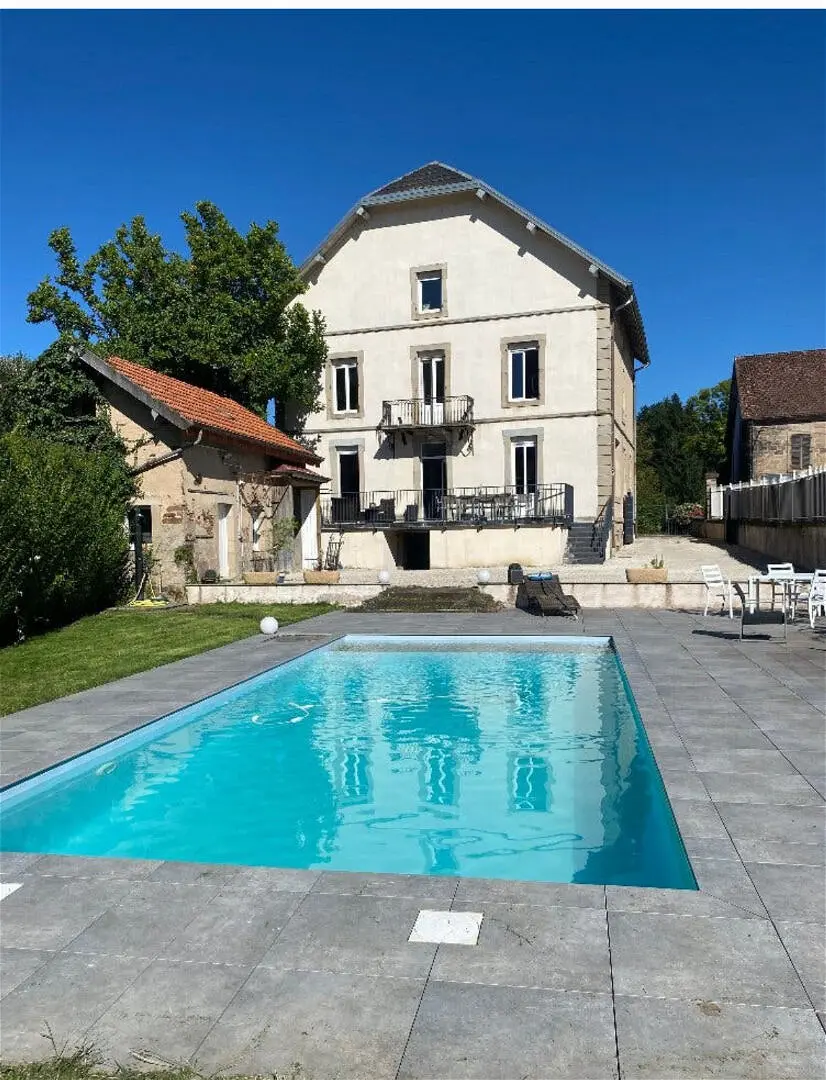 Maison 11 pièces 331 m² · à Fougerolles-Saint-Valbert · 331 m² · 465 000 €