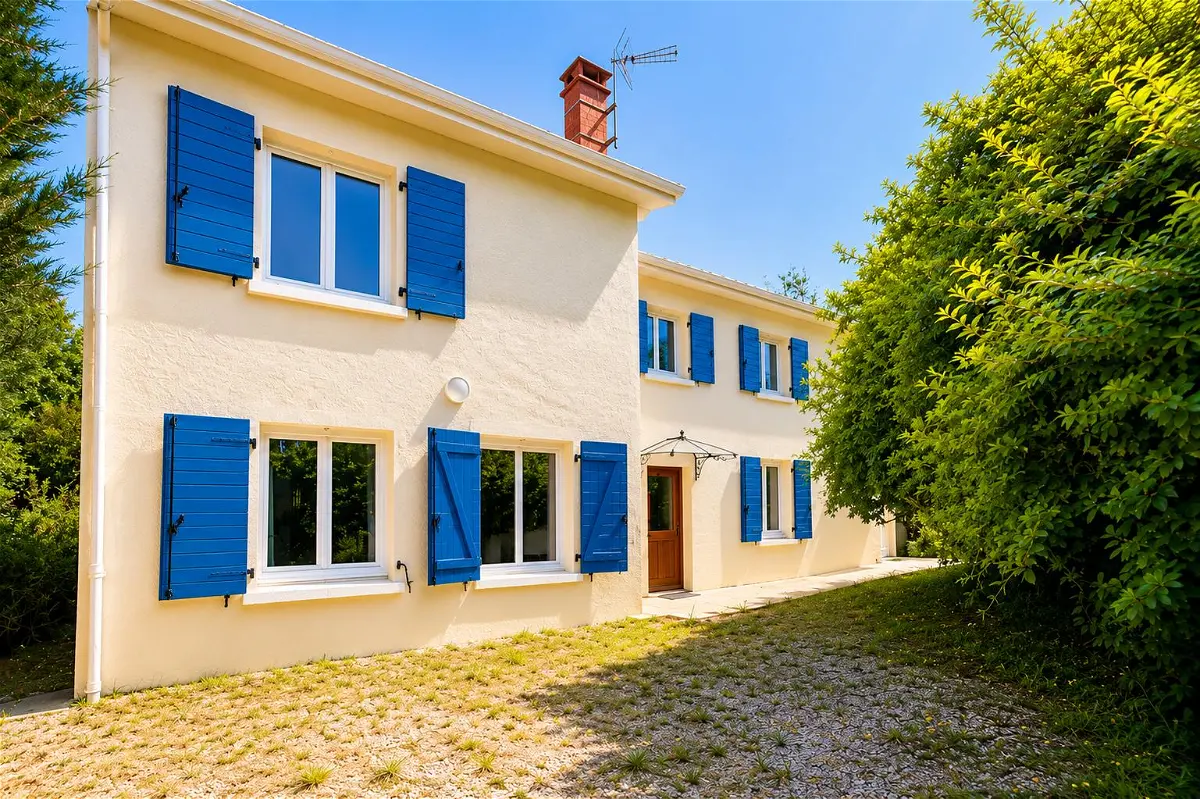 Maison 8 pièces 149 m² · à Saint-Uze · 149 m² · 315 000 €