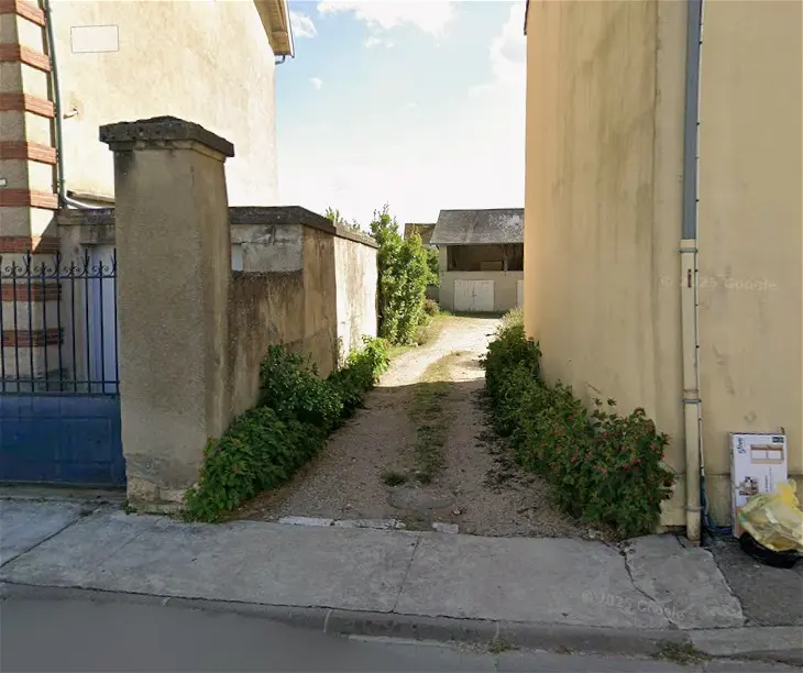 stationnementà YZEURES SUR CREUSE