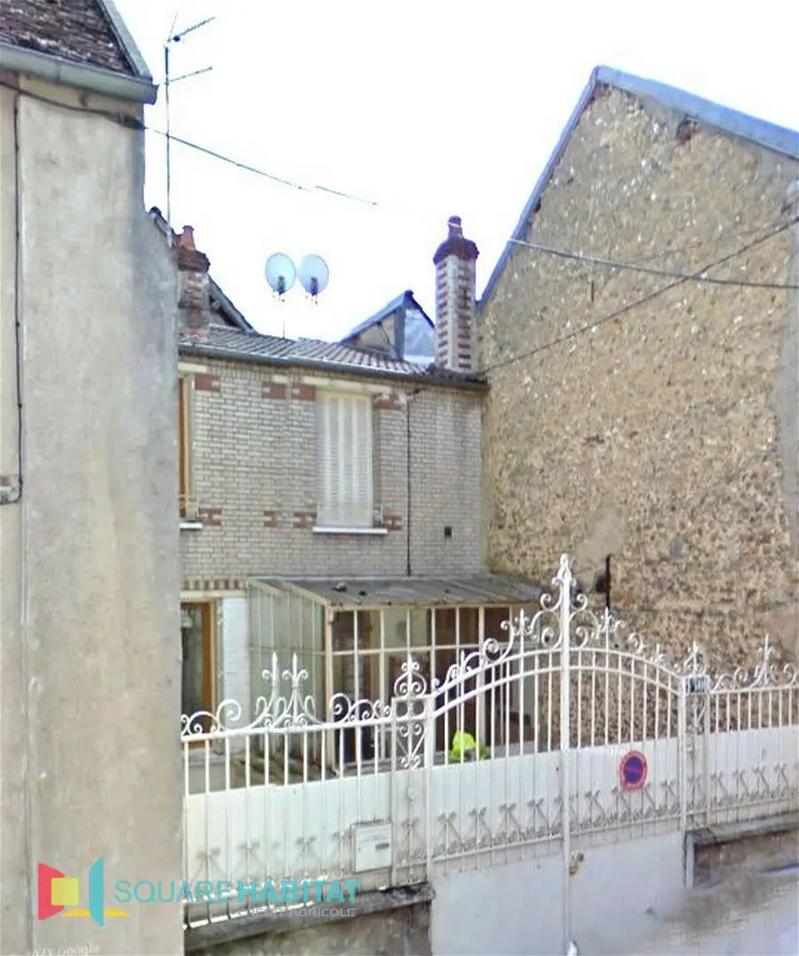 Maison 4 pièces 95 m² · à Villeneuve-sur-Yonne · 95 m² · 95 000 €