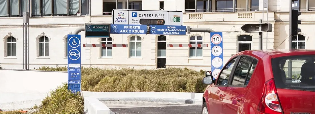 stationnementà MERIGNAC