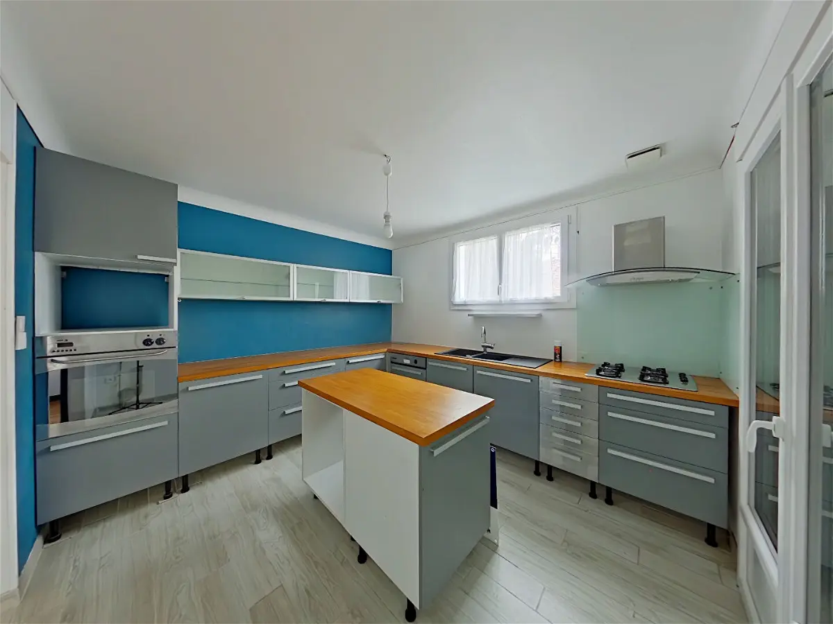 Maison 5 pièces 126 m² · à Châtellerault · 125,9 m² · 149 990 €