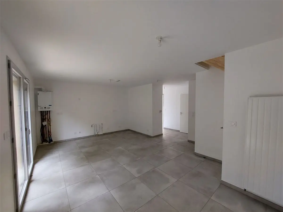 maisonà Fontaines-Saint-Martin