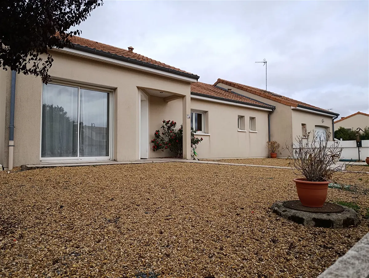Maison 6 pièces 128 m² · à Lys-Haut-Layon · 128 m² · 233 120 €