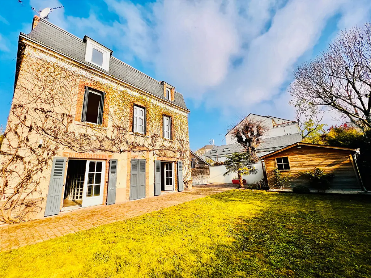 Maison 7 pièces 238 m² · à Saint Jean le Blanc 45650 · 238 m² · 609 000 €