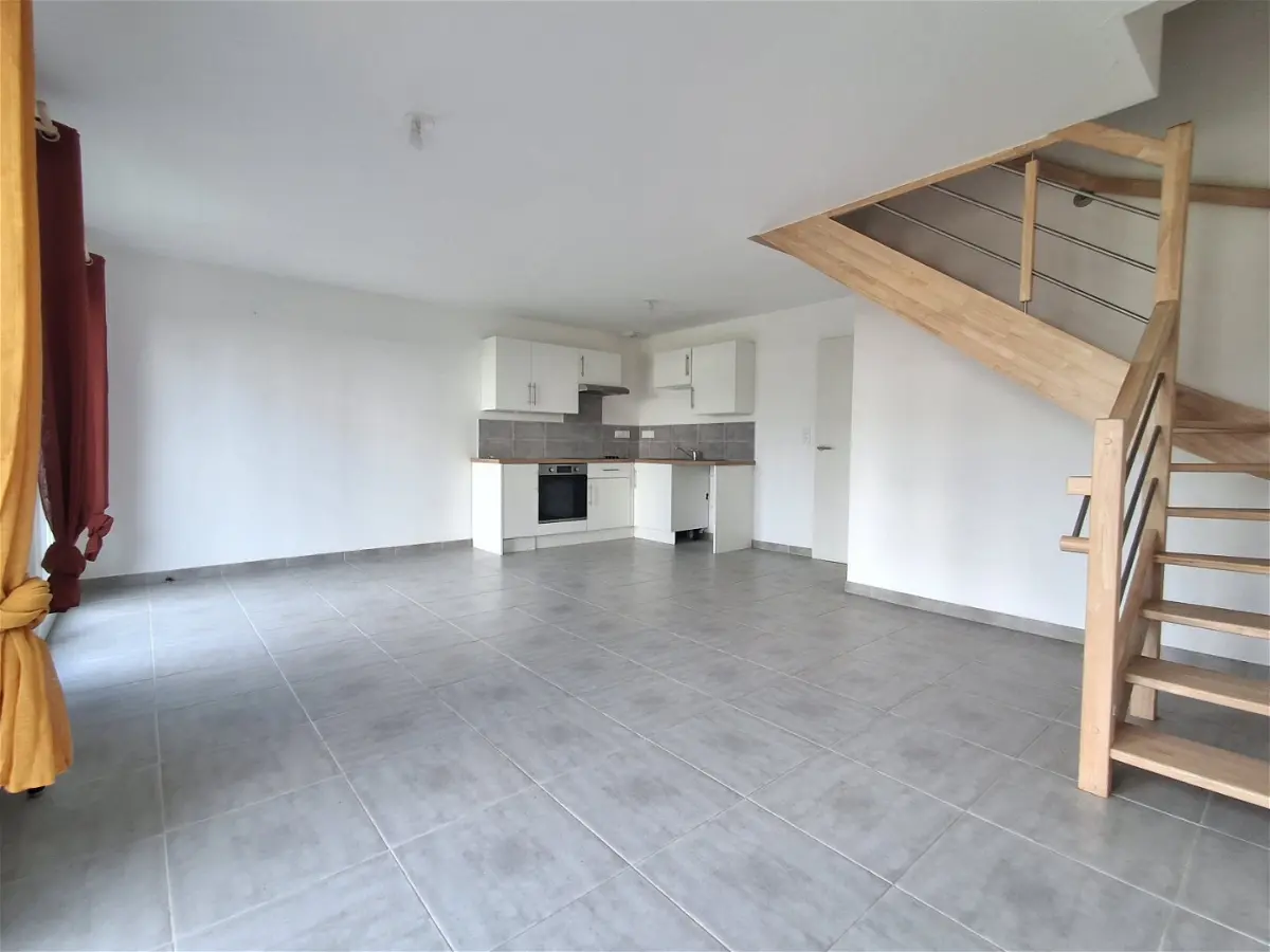Maison 4 pièces 85 m² · à La Roche-sur-Yon · 84,7 m² · 900 €/mois
