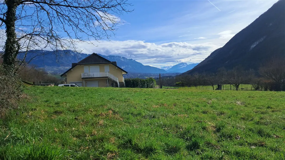 Achat terrainà LA BIOLLE