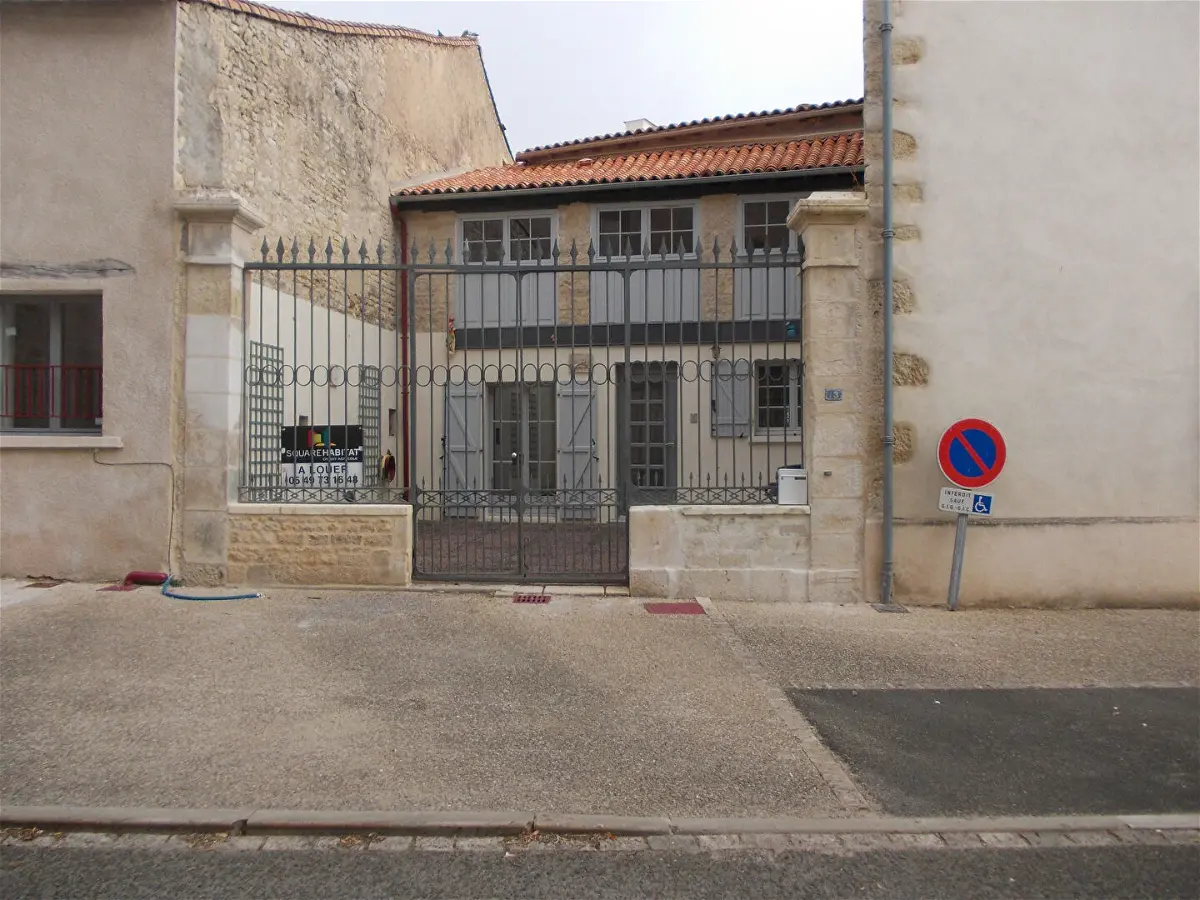 maisonà PAMPROUX