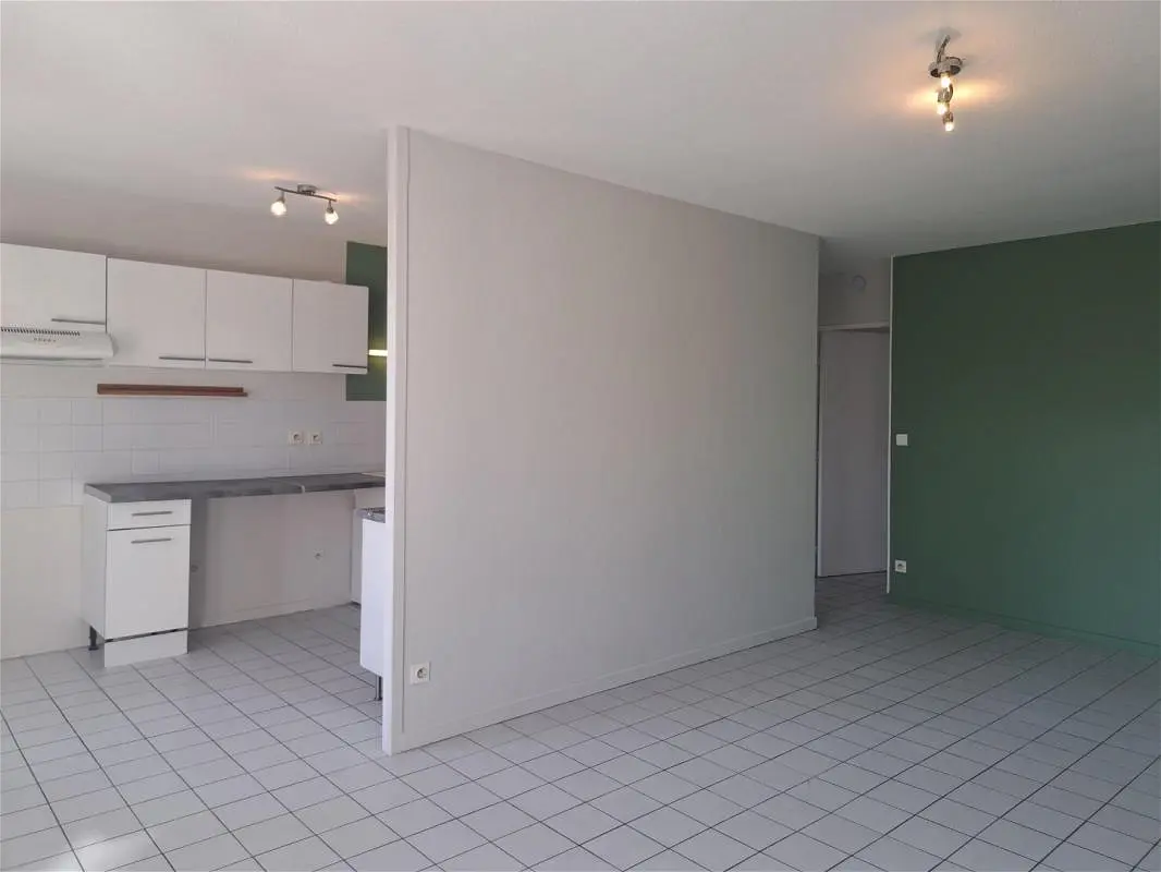 Appartement 3 pièces 72 m² · à Fontaine · 71,7 m² · 780 €/mois