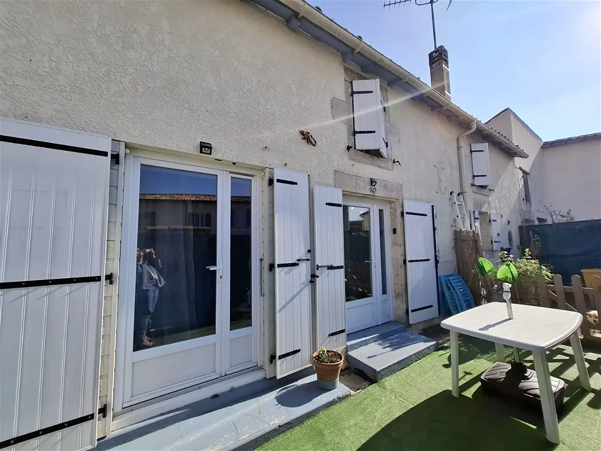 Achat maisonà SAINT HILAIRE LA PALUD
