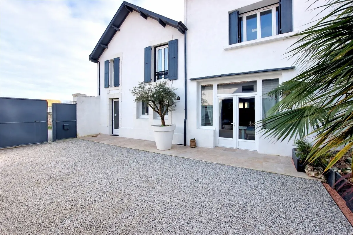Achat maisonà CHAILLEVETTE