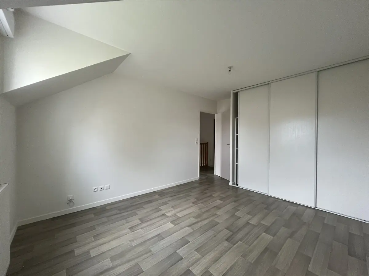 maisonà FLEURY LES AUBRAIS
