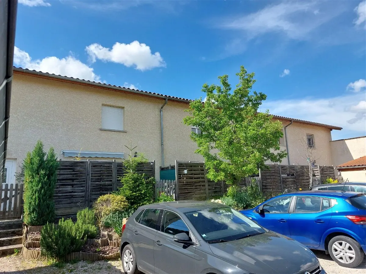 Appartement 3 pièces 86 m² · à Pérouges · 86 m² · 826 €/mois