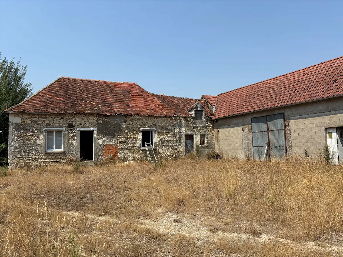 Maison 2 pièces 117 m² · à Villeloin-Coulangé · 116,9 m² · 131 500 €