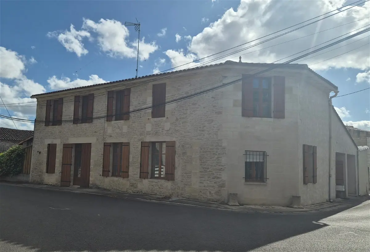 maisonà SAINT GENES DE BLAYE