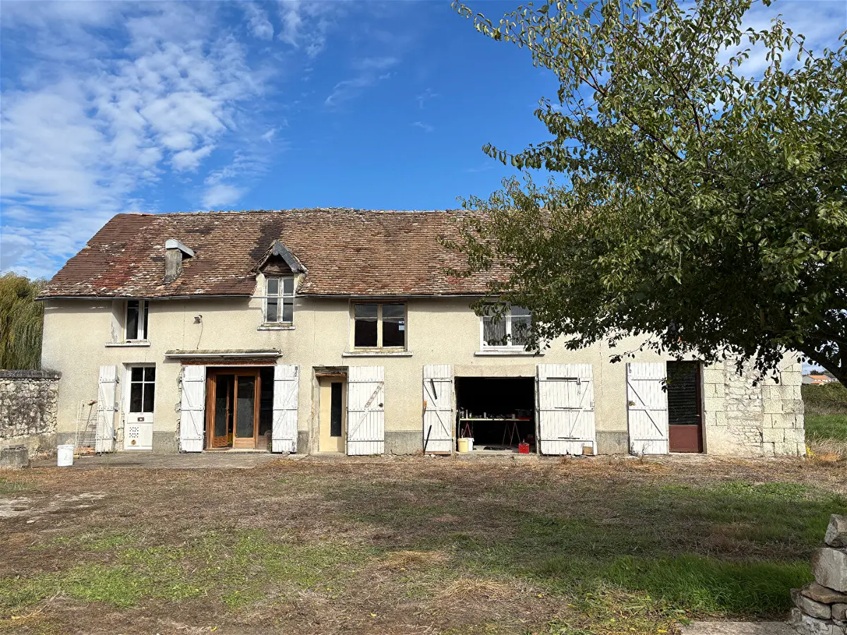 Maison 5 pièces 144 m² · à Scorbé-Clairvaux · 144 m² · 68 000 €