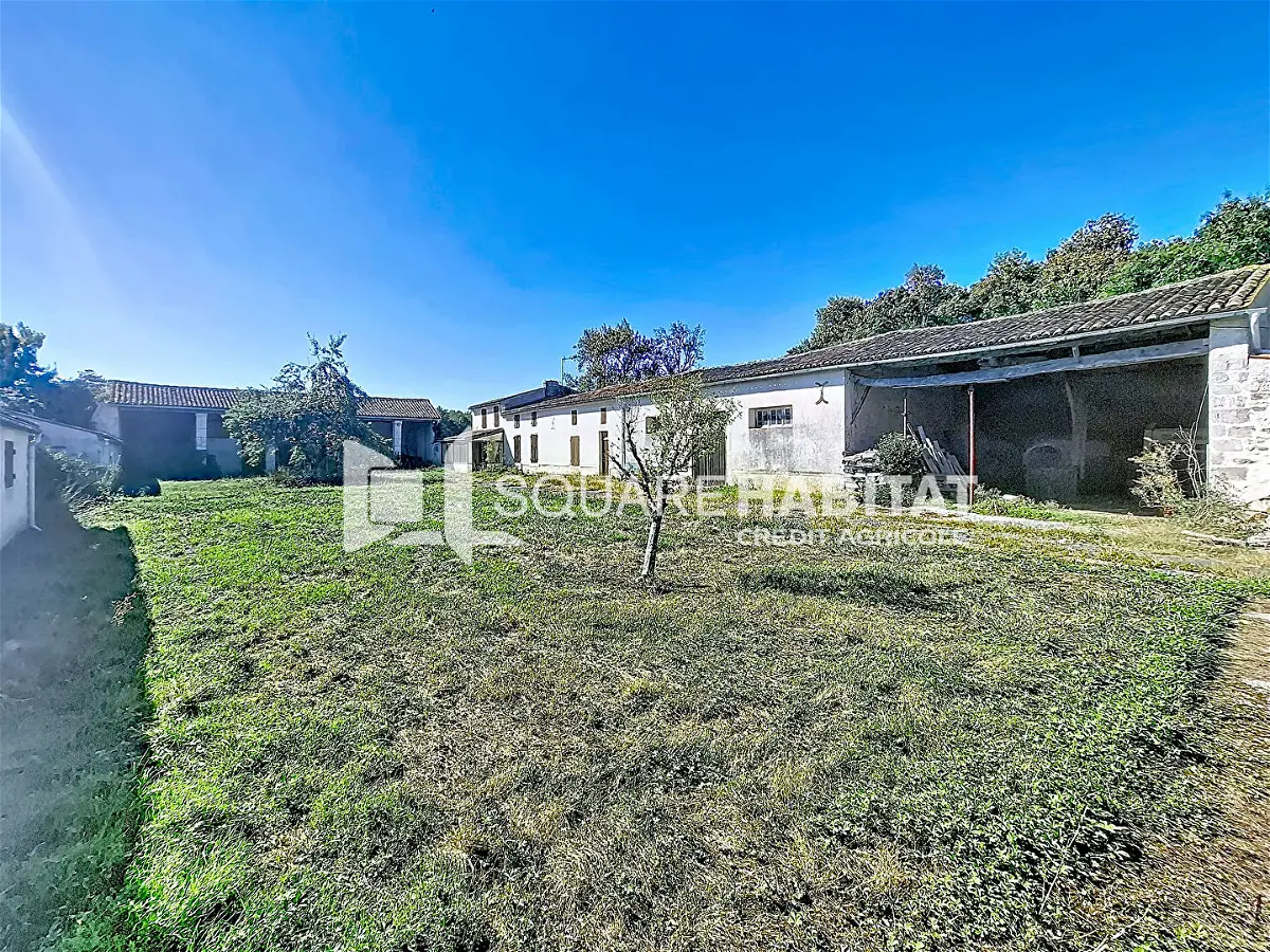 Maison 4 pièces 175 m² · à Bercloux · 175 m² · 212 000 €
