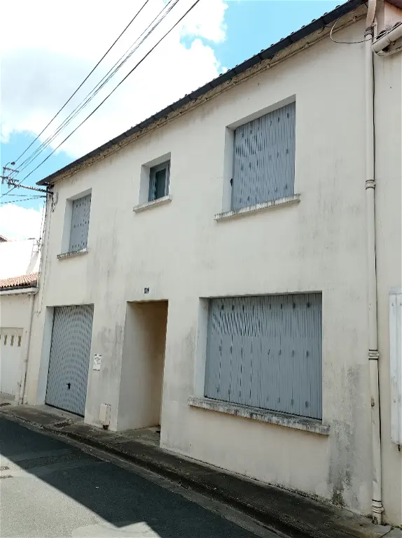 maisonà SAINT MAIXENT L ECOLE