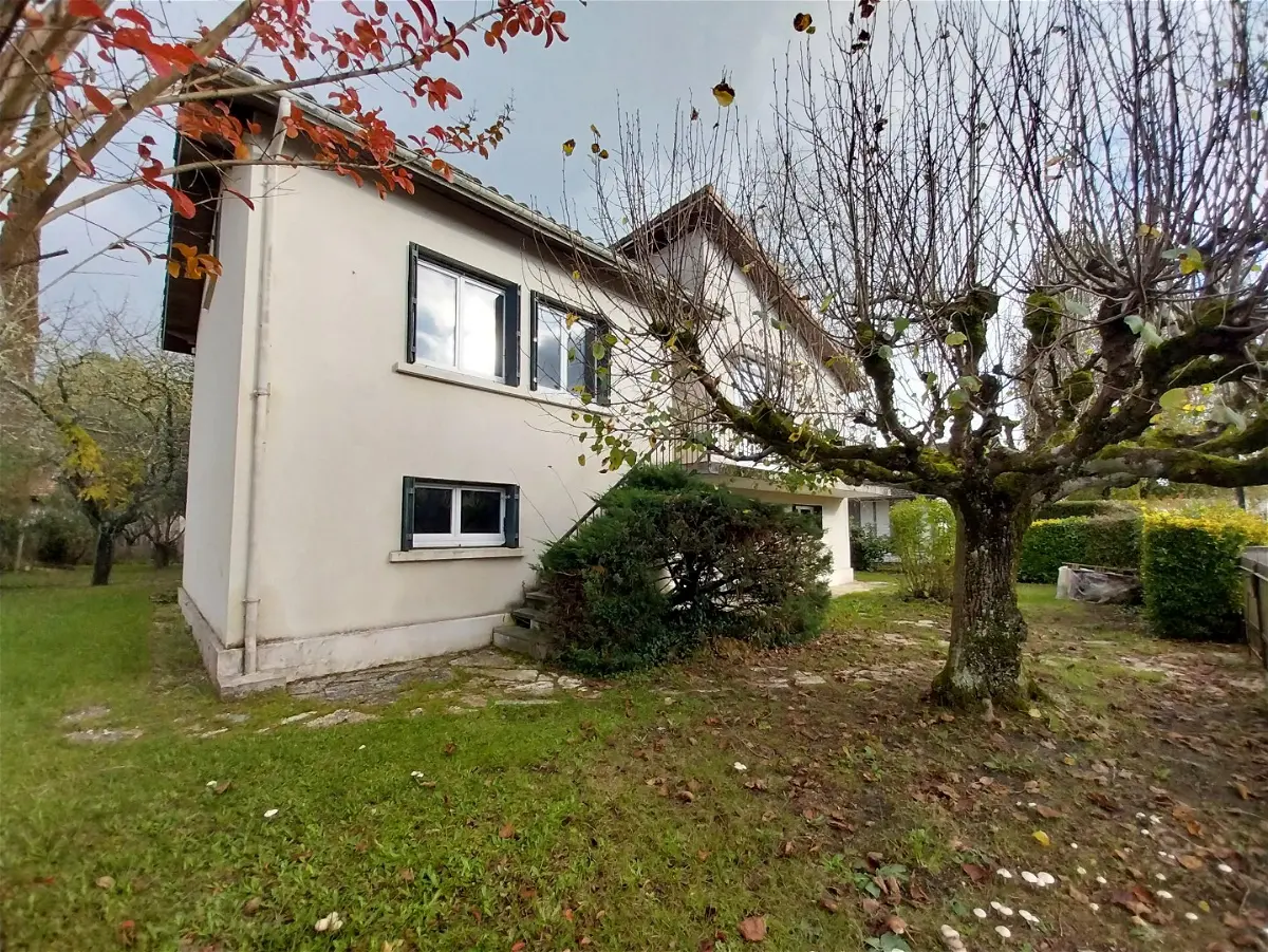 maisonà BROCAS