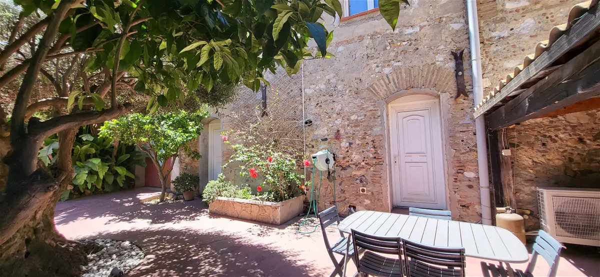 maisonà SAINT LAURENT DE LA SALANQUE