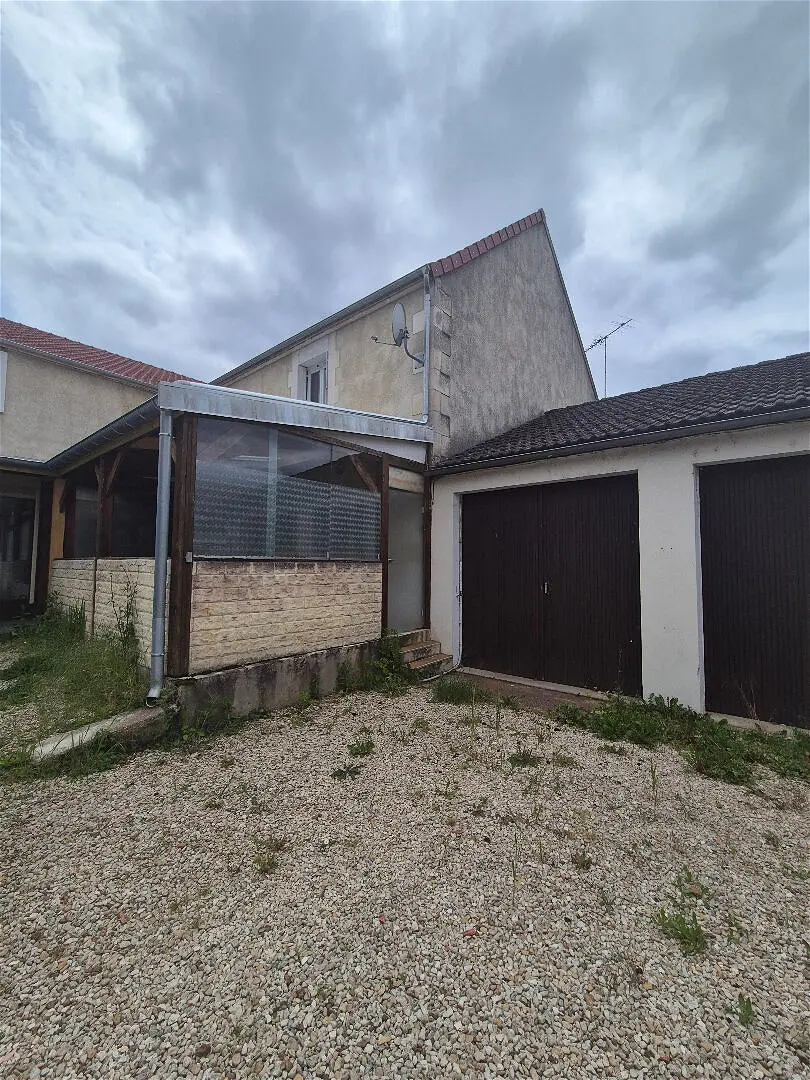 maisonà MONETEAU