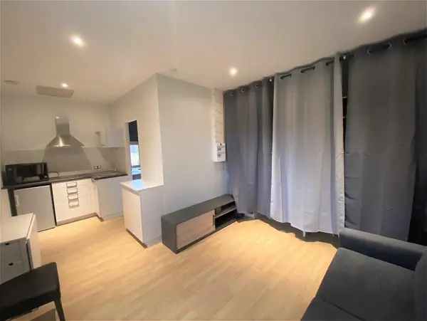 Studio à louer - Pont-Évêque