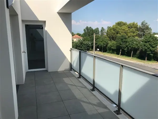 Appartement à louer - ENTRAIGUES SUR SORGUES, 3 pièces