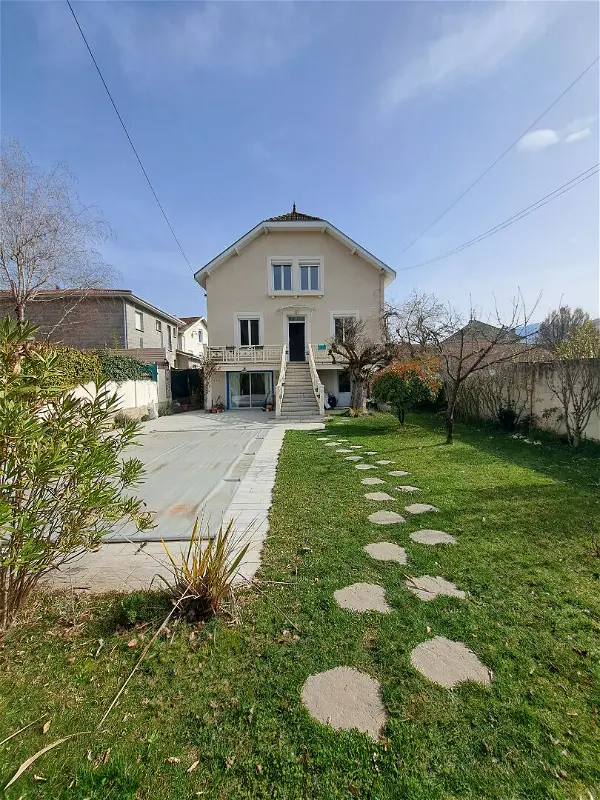 Maison à vendre - SAINT MARCELLIN, 9 pièces